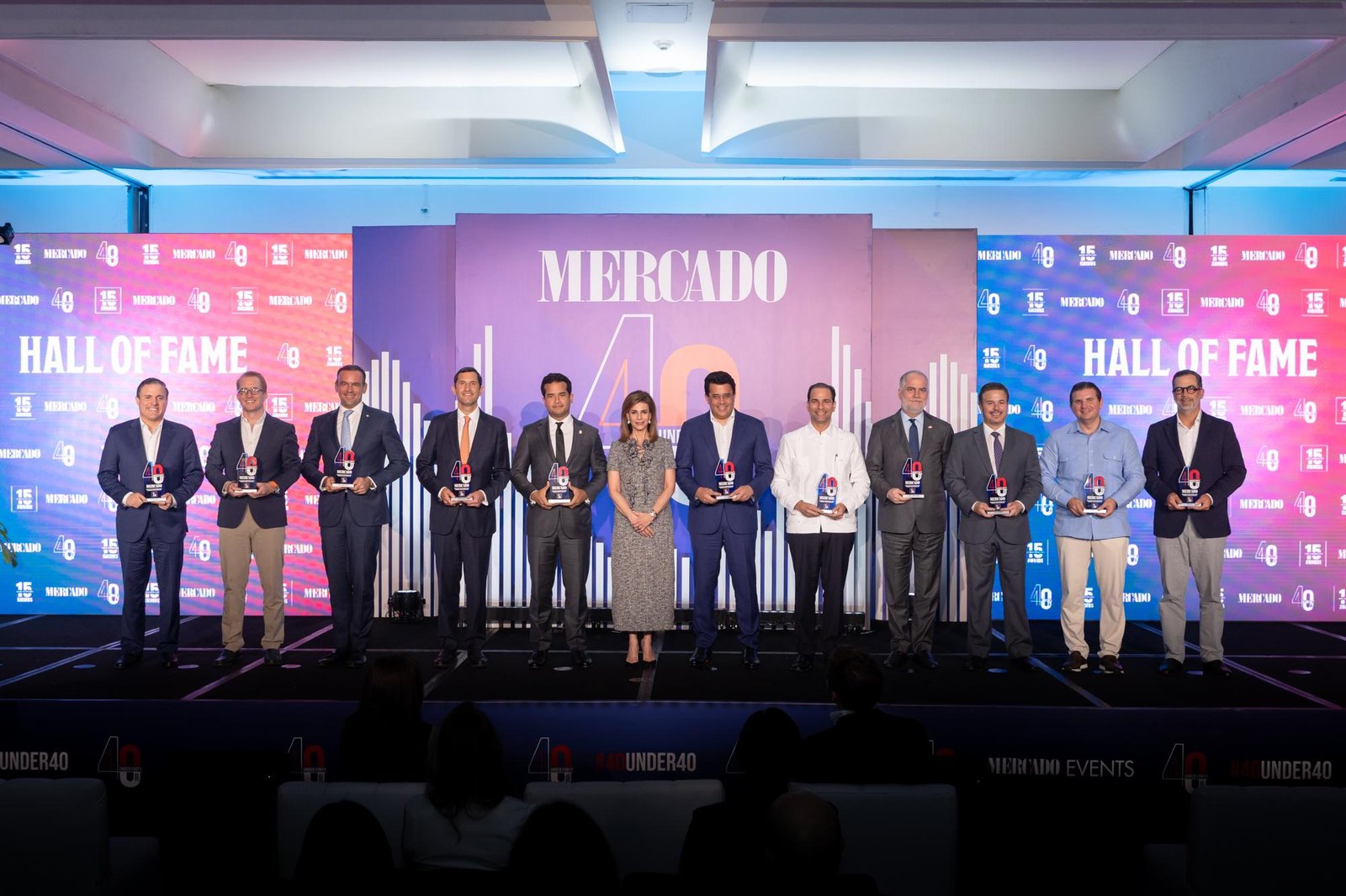 Revista Mercado premia a destacadas figuras del ámbito empresarial, político y social